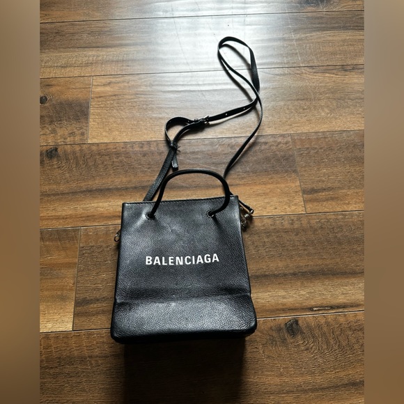 BALENCIAGA SMALL LEATHER PURSE - Picture 1 of 10